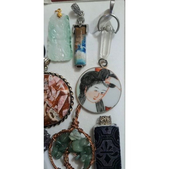 Huge Lot of 17 Vintage Pendants Glass Mixed Gemstones - Picture 3 of 11